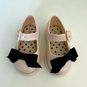 NEW Mini Melissa cream baby shoes size 5